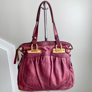 b. makowsky large shoulder bag in burgundy/pink leather